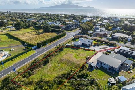 Photo of property in 39 Paetawa Road, Peka Peka, Waikanae, 5391