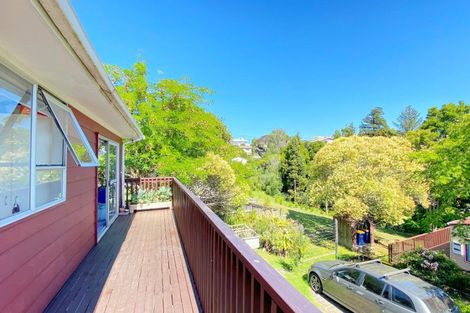 Photo of property in 10 Eastglen Road, Glen Eden, Auckland, 0602