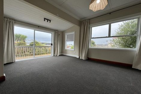 Photo of property in 65 Pendarves Street, New Plymouth, 4310
