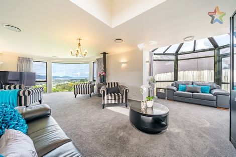 Photo of property in 11 Meadowbank Drive, Belmont, Lower Hutt, 5010