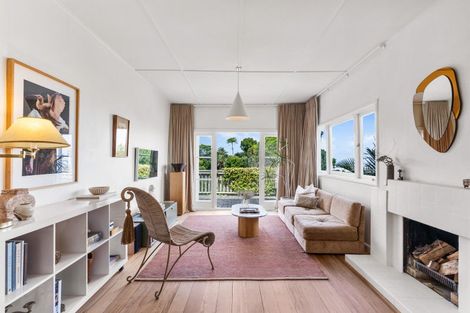 Photo of property in 1/14 Colonial Road, Birkenhead, Auckland, 0626