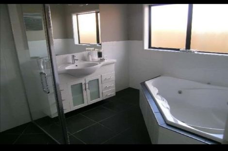 Photo of property in 70 Farringdon Avenue, Rototuna North, Hamilton, 3210