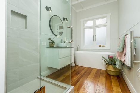 Photo of property in 10 North Avenue, Narrow Neck, Auckland, 0624