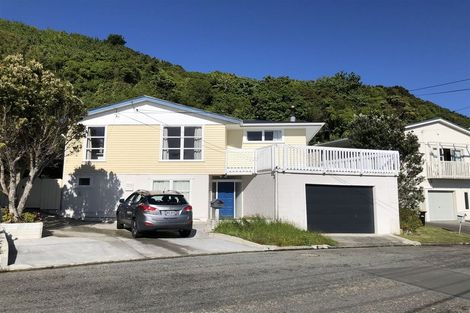 Photo of property in 10 Voltaire Street, Karori, Wellington, 6012