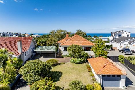 Photo of property in 16 Napier Terrace, Hospital Hill, Napier, 4110