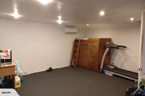 Photo of property in 28 Blease Street, New Lynn, Auckland, 0600