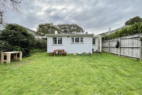 Photo of property in 5 Kauri Street, Eastbourne, Lower Hutt, 5013