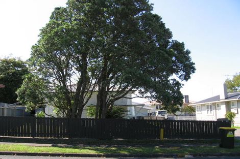 Photo of property in 2/2 Cutler Street, New Lynn, Auckland, 0600