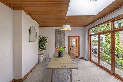 Photo of property in 128 Ohiro Road, Brooklyn, Wellington, 6021