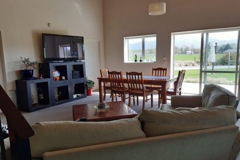 Photo of property in 17 Siegerts Road, Kimbell, Fairlie, 7987