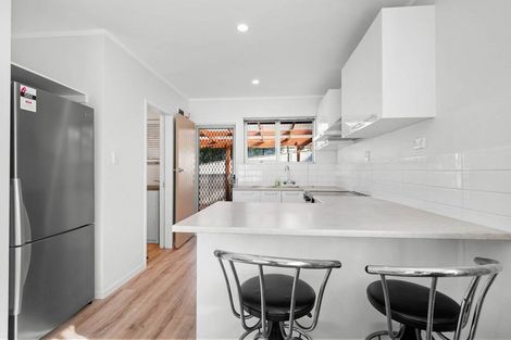 Photo of property in 1/112 Gossamer Drive, Pakuranga Heights, Auckland, 2010