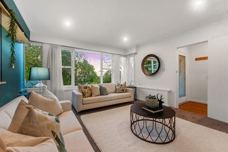 Photo of property in 16 Forrest Hill Road, Forrest Hill, Auckland, 0620