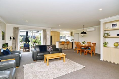 Photo of property in 6 Brantholme Place, Rangiora, 7400
