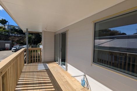 Photo of property in 2/19 Collins Avenue, Tawa, Wellington, 5028