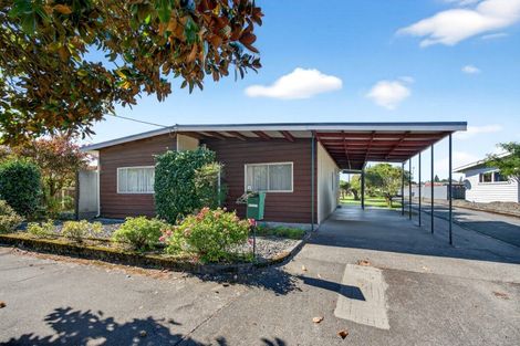 Photo of property in 30 Victoria Street, Carterton, 5713