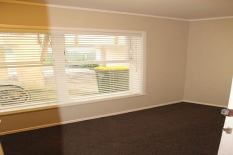 Photo of property in 47 Castleford Street, Green Bay, Auckland, 0604