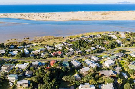 Photo of property in 42 Cheviot Street, Mangawhai Heads, Mangawhai, 0505