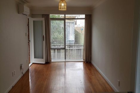 Photo of property in 4/3 Evelyn Place, Hillcrest, Auckland, 0627