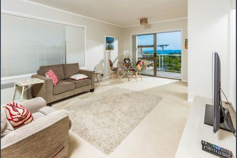 Photo of property in 1/819 East Coast Road, Northcross, Auckland, 0630