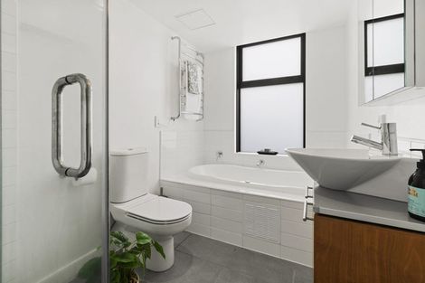 Photo of property in Augusta Apartments, 34/254 Willis Street, Te Aro, Wellington, 6011