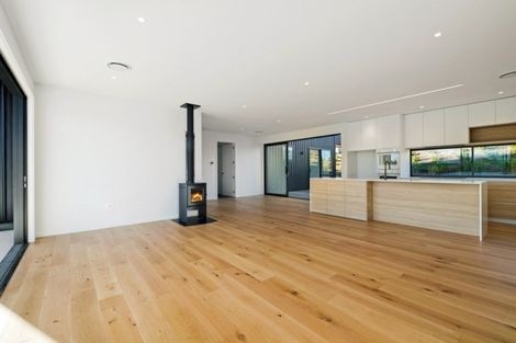 Photo of property in 33 Obelisk Street, Wanaka, 9305