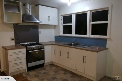 Photo of property in 1b Link Road, Newlands, Wellington, 6037