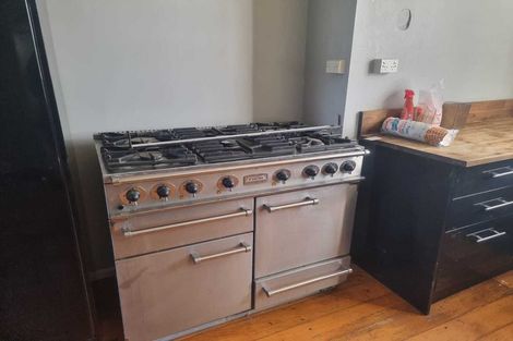 Photo of property in 28 Denby Road, Hawera, 4672