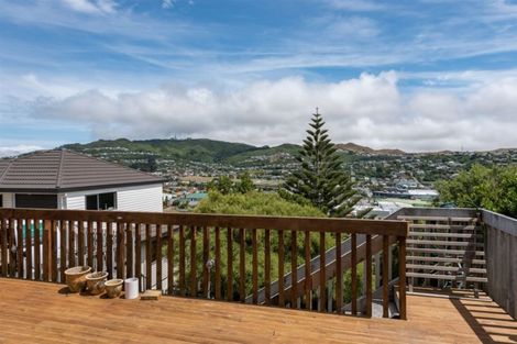 Photo of property in 28 Chesterton Street, Johnsonville, Wellington, 6037