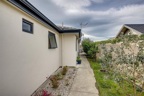Photo of property in 17 Malbec Way, Greenmeadows, Napier, 4112