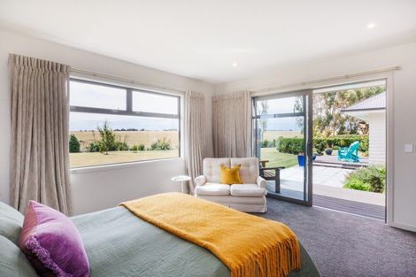 Photo of property in 20 Loveston Lane, Kelvin Grove, Palmerston North, 4470