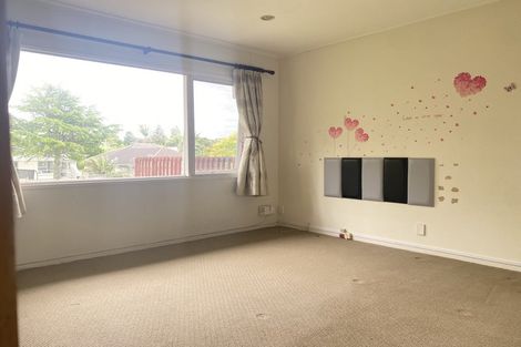 Photo of property in 15 Glenmore Road, Sunnyhills, Auckland, 2010