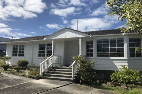 Photo of property in 959a Beach Road, Torbay, Auckland, 0630