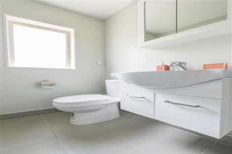 Photo of property in 4 Regatta Road, Torbay, Auckland, 0630