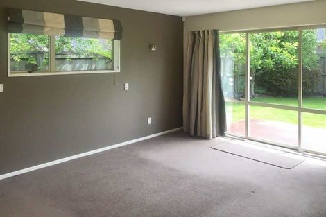 Photo of property in 12 Coolspring Way, Redwood, Christchurch, 8051