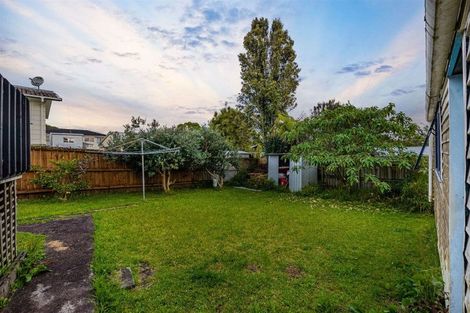 Photo of property in 53 Donovan Avenue, Massey, Auckland, 0614