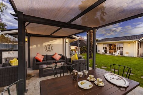 Photo of property in 16 Upham Crescent, Taradale, Napier, 4112