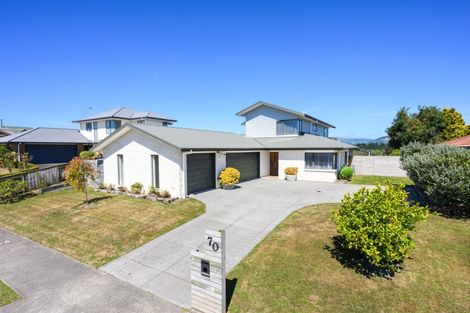 Photo of property in 70 Pacific Drive, Fitzherbert, Palmerston North, 4410