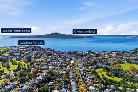 Photo of property in 2/32 Albert Road, Devonport, Auckland, 0624