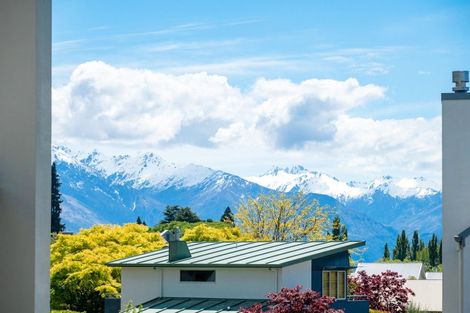 Photo of property in 7 Meadowbrook Place, Wanaka, 9305