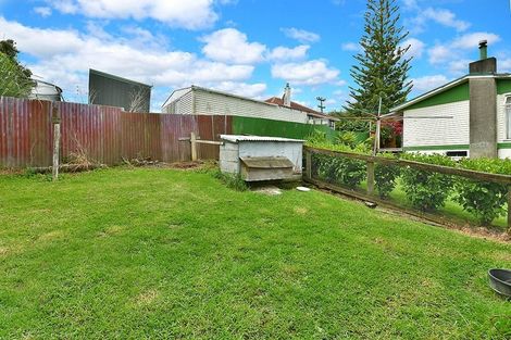 Photo of property in 49 Makiri Street, Helensville, 0800