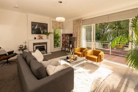 Photo of property in 15 Salmont Place, Kelburn, Wellington, 6012