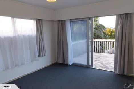 Photo of property in 1/62 Target Road, Totara Vale, Auckland, 0629