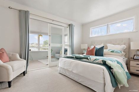 Photo of property in 2/20 Hogans Road, Glenfield, Auckland, 0629