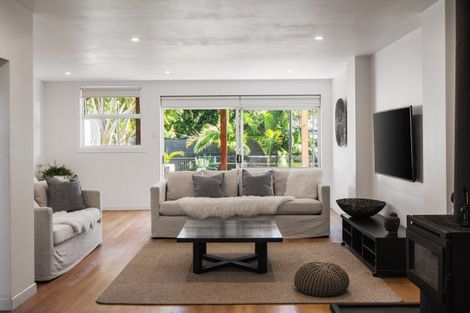 Photo of property in 23 Moana Road, Okitu, Gisborne, 4010