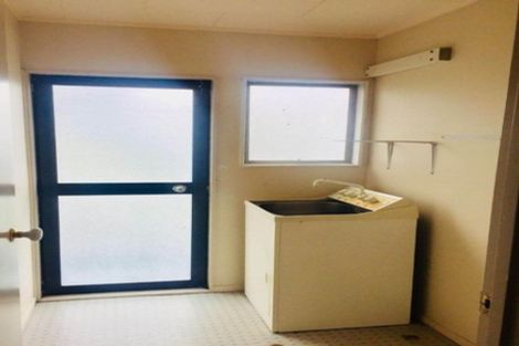 Photo of property in 24 Miriam Corban Heights, Henderson, Auckland, 0612