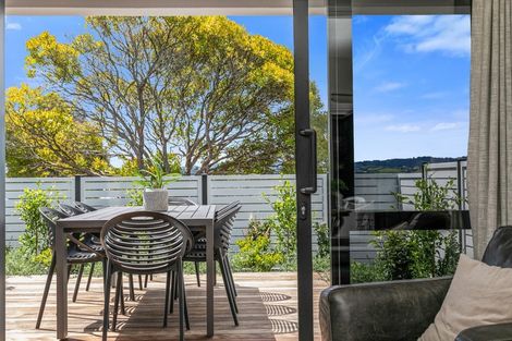 Photo of property in 253 Devonport Road, Tauranga, 3110