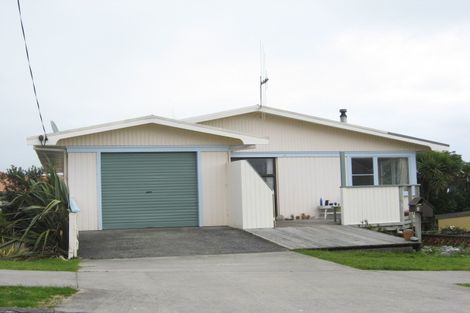 Photo of property in 4 Pitcairn Street, Oakura, 4314