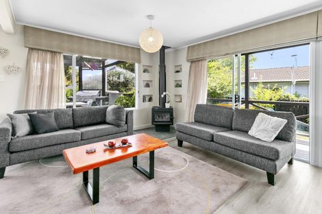 Photo of property in 2 Titiwai Place, Birkenhead, Auckland, 0626