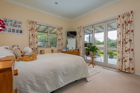Photo of property in 10 Tui Glen Drive, Levin, 5571