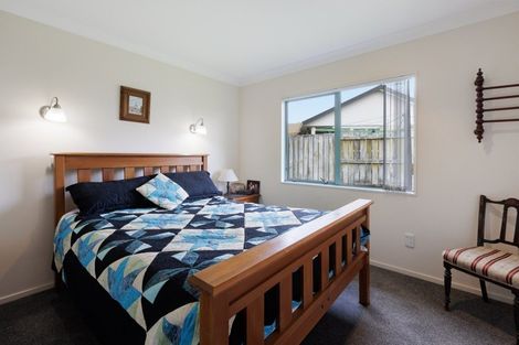 Photo of property in 4 Burnt Oak Drive, Pyes Pa, Tauranga, 3112